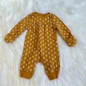 💝 10/$10 💝 Mustard Color Leaf Pattern Onesie CARTER'S Size New Born